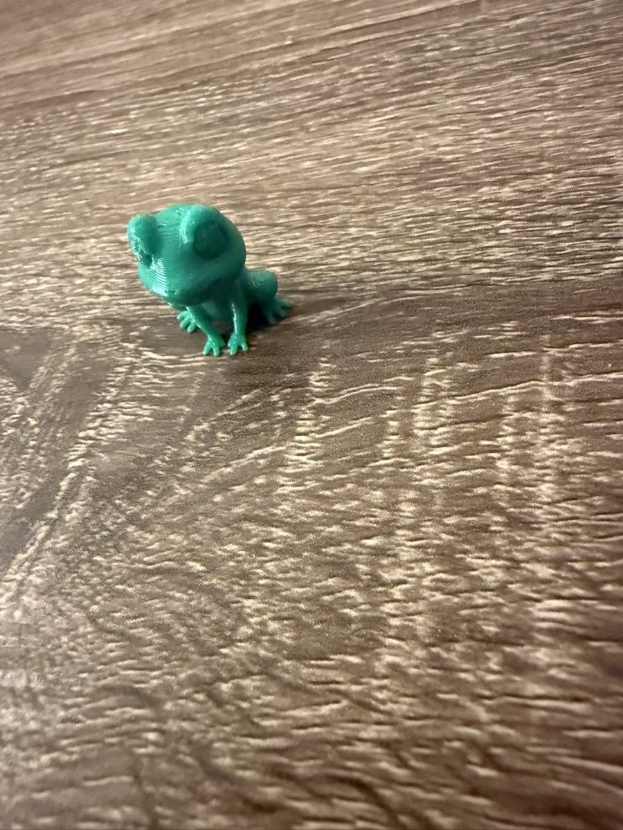 Mini green frog
